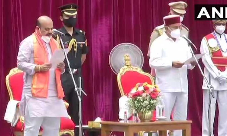 LIVE: ಕರ್ನಾಟಕದ ನೂತನ ಮುಖ್ಯಮಂತ್ರಿಯಾಗಿ ಬಸವರಾಜ ಬೊಮ್ಮಾಯಿ ಪ್ರತಿಜ್ಞಾವಿಧಿ ಸ್ವೀಕಾರ
