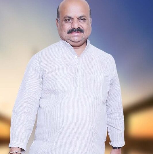 LIVE: ಕರ್ನಾಟಕದ ನೂತನ ಮುಖ್ಯಮಂತ್ರಿಯಾಗಿ ಬಸವರಾಜ ಬೊಮ್ಮಾಯಿ ಪ್ರಮಾಣ ವಚನಕ್ಕೆ ಕ್ಷಣ ಗಣನೆ