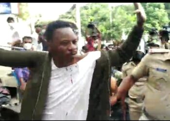 ಪೊಲೀಸ್‌ ಠಾಣೆ ಎದುರೇ ಡಿಜೆ ಸಾಂಗ್, ಪ್ರಶ್ನಿಸಿದ ಬೆಂಗಳೂರು ಪೊಲೀಸರ ಮೇಲೆಯೇ ಆಫ್ರಿಕನ್‌ ಪ್ರಜೆಗಳ ದಾಳಿ..!