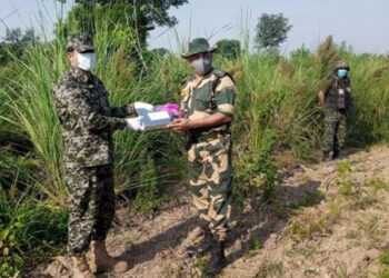 75ನೇ ಸ್ವಾತಂತ್ರ್ಯ ದಿನಾಚರಣೆಯ ಪ್ರಯುಕ್ತ ಭಾರತ-ಪಾಕ್ ಗಡಿಯಲ್ಲಿ ಸಿಹಿ ವಿನಿಮಯ