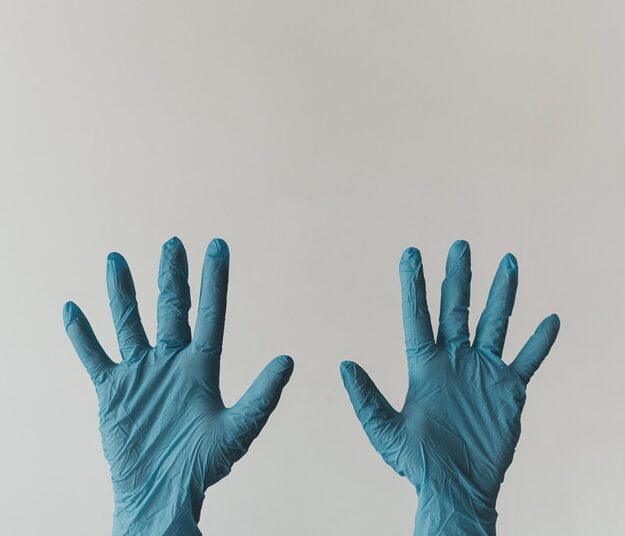 ಇದೆಂಥಾ ಅನ್ಯಾಯಾ..? ಮಡಿಕೇರಿ ಕೋವಿಡ್ ಆಸ್ಪತ್ರೆಯಲ್ಲಿ ಕರ್ತವ್ಯ ನಿರ್ವಹಿಸುತ್ತಿದ್ದ ನೌಕರರನ್ನು ವೇತನವೇ ನೀಡದೆ ಕೆಲಸದಿಂದ ಕಿತ್ತು ಹಾಕಿದ್ರು..! ನಮ್ಮಲ್ಲೇ ಫಸ್ಟ್‌-ನ್ಯೂಸ್‌ ನಾಟೌಟ್ ವಿಶೇಷ ವರದಿ