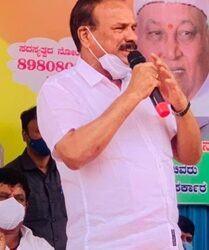 ಕಾಂಗ್ರೆಸ್ ಹಡಗು  ಸಮುದ್ರದ ಮಧ್ಯೆ ಬಂದು ನಿಂತಿದೆ, ಮುಳುಗುತ್ತದೋ ದಡ ಸೇರುತ್ತದೋ ಗೊತ್ತಿಲ್ಲ: ಡಿವಿಎಸ್