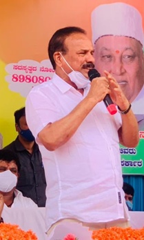 ಕಾಂಗ್ರೆಸ್ ಹಡಗು ಸಮುದ್ರದ ಮಧ್ಯೆ ಬಂದು ನಿಂತಿದೆ, ಮುಳುಗುತ್ತದೋ ದಡ ಸೇರುತ್ತದೋ ಗೊತ್ತಿಲ್ಲ: ಡಿವಿಎಸ್