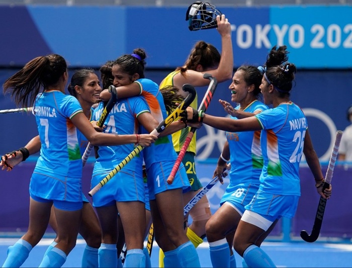 ಇತಿಹಾಸ ಬರೆದ ಭಾರತ ಮಹಿಳಾ ಹಾಕಿ ತಂಡ: ಮೊದಲ ಬಾರಿಗೆ ಒಲಿಂಪಿಕ್ಸ್ ಸೆಮಿಫೈನಲ್ ಪ್ರವೇಶ