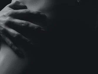 ಕಡಬ: ಬಟ್ಟೆ ಬಿಚ್ಚಿ ನಗ್ನವಾಗಿ ವಿಡಿಯೋ ಕಾಲ್ ಮಾಡಿಕೊಂಡ ಯುವಕ -ಯುವತಿ: ವಿಡಿಯೋ ವೈರಲ್-ಹನಿ ಟ್ರ್ಯಾಪ್ ಶಂಕೆ