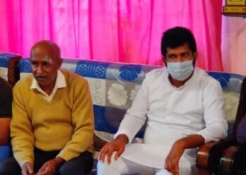 ಹಲ್ಲೆಗೊಳಗಾದ ಯೋಧನ ಮನೆಗೆ ಸಂಸದ ಪ್ರತಾಪ್ ಸಿಂಹ ಭೇಟಿ: ದುಷ್ಕರ್ಮಿಗಳ ವಿರುದ್ದ ಕ್ರಮಕ್ಕೆ ಸೂಚನೆ