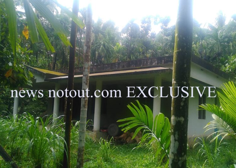 ಕಡಬ: ದೇಶ ಕಾಯುವ ಸೈನಿಕನ ಮನೆಗೆ ರಸ್ತೆಯಿಲ್ಲ-ಕರೆಂಟಿಲ್ಲ, 7 ವರ್ಷದಿಂದ ಯೋಧನಿಗೆ ಮಾನಸಿಕ ಕಿರಿಕಿರಿ..! ನ್ಯೂಸ್ ನಾಟೌಟ್ EXCLUSIVE