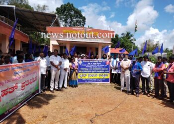 ಗೋಳಿತ್ತೊಟ್ಟು: ಪಿಡಿಒ ಪರ ದಲಿತ ಸಂಘರ್ಷ ಸಮಿತಿ, ಊರವರ ಶಕ್ತಿ ಪ್ರದರ್ಶನ