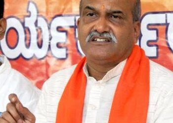 ಮನೆಮನೆಗೆ ನುಗ್ಗಿ ಹೊಡಿತೀವಿ: ಪ್ರಮೋದ್ ಮುತಾಲಿಕ್ ವಿವಾದಾತ್ಮಕ ಹೇಳಿಕೆ