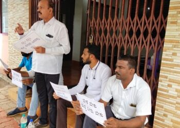 ಸುಳ್ಯ ನಗರಕ್ಕೆ ಶುದ್ಧ ಕುಡಿಯುವ ನೀರು ಕೊಡಿ: ವಿಪಕ್ಷಗಳ ಪ್ರತಿಭಟನೆ