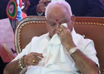 ಬಿಎಸ್ ವೈ ಸುತ್ತ ಐಟಿ ಬಲೆ: ವಿಜಯೇಂದ್ರ ಆಪ್ತನ ಮನೆಯಿಂದ ದಾಖಲೆ ವಶ