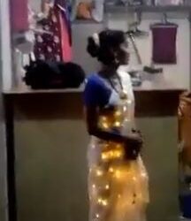 ಮಹಿಳೆಯರೇ ಬಂದಿದೆ ಲೈಟಿಂಗ್ ಸೀರೆ..ದೀಪಾವಳಿ ಹಬ್ಬದ ಸ್ಪೆಷಲ್ ಸ್ಯಾರಿ ಉಟ್ಟು ಮಿಂಚಿದ ನಾರಿ, ವೈರಲ್ ವಿಡಿಯೋ ನೋಡಿ..!