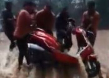 ಪೆರಿಯಶಾಂತಿ: ಸ್ಕೋಟಿ ಸಹಿತ ಕೊಚ್ಚಿ ಹೋದ ಚಾಲಕನ ರಕ್ಷಣೆ