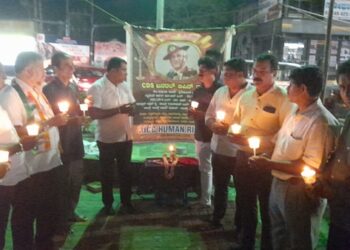 ಮಂಗಳೂರು: ಸಿಡಿಎಸ್ ಬಿಪಿನ್ ರಾವತ್ ಸೇರಿದಂತೆ ಅಗಲಿದ ಸೇನಾಧಿಕಾರಿಗಳಿಗೆ ಪುಷ್ಪ ನಮನ