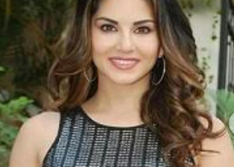 ಸನ್ನಿ ಲಿಯೋನ್ ವಿಡಿಯೊ ಆಲ್ಬಂ ನಿಷೇಧಕ್ಕೆ ಅರ್ಚಕರ ಒತ್ತಾಯ
