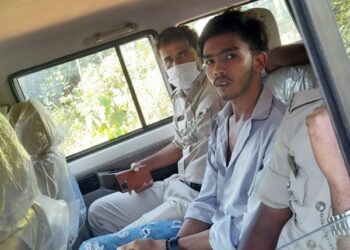 ಅಂಬಟೆಡ್ಕ: ಗಾಂಜಾ ಕಳ್ಳರ ಹೆಡೆಮುರಿ ಕಟ್ಟಿದ ಅಬಕಾರಿ ಅಧಿಕಾರಿಗಳು