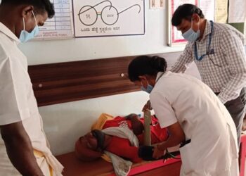 ಸುಬ್ರಹ್ಮಣ್ಯ: ಮೂಗ ಅಳಿಯನನ್ನು ಹೊರಹಾಕಿದ ಅತ್ತೆ, ರಸ್ತೆಗೆ ಬಿದ್ದ ವ್ಯಕ್ತಿಗೆ ಸಹೃದಯಿಗಳ ಸಹಾಯ