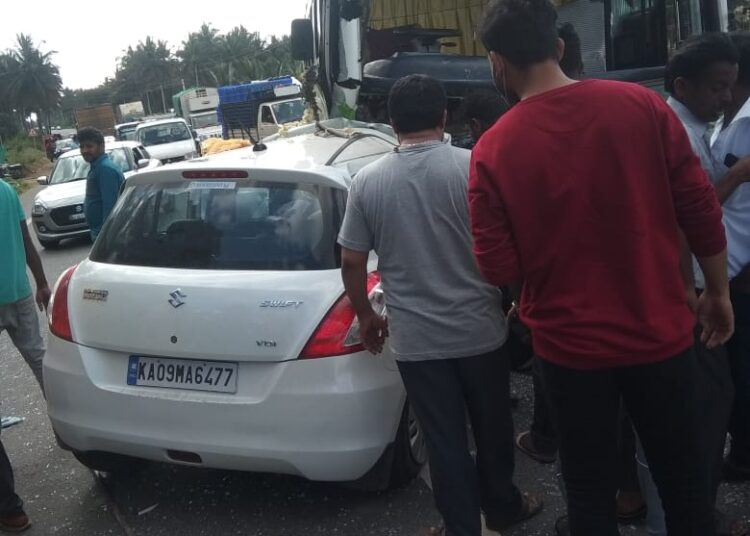 ಭೀಕರ ಕಾರು ಅಪಘಾತ, ಕೊಡಗಿನ ನವ ವಿವಾಹಿತರು ಸೇರಿದಂತೆ ಸ್ಥಳದಲ್ಲೇ ಮೂವರು ಸಾವು