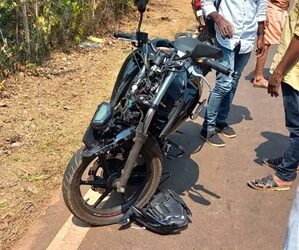 ಸುಳ್ಯ: ಕಾರು – ಬೈಕ್ ಅಪಘಾತ, ಸವಾರನಿಗೆ ಗಂಭೀರ ಗಾಯ