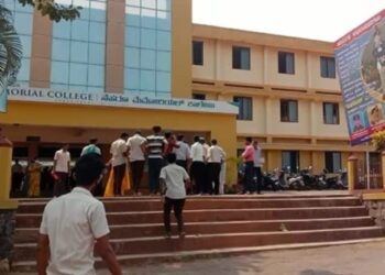 ಸುಳ್ಯಕ್ಕೂ ಕಾಲಿಟ್ಟ ಹಿಜಾಬ್ ವಿವಾದ, ಹಿಜಾಬ್ ಹಾಕಿ ಬಂದವರಿಗೆ ಪ್ರವೇಶ ನಿರಾಕರಣೆ