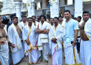 ತೆಲುಗು ಚಿತ್ರ ನಟ  ಪವನ್ ಕಲ್ಯಾಣ್ ಕುಕ್ಕೆ ಸುಬ್ರಹ್ಮಣ್ಯ ದೇವಸ್ಥಾನಕ್ಕೆ ಭೇಟಿ