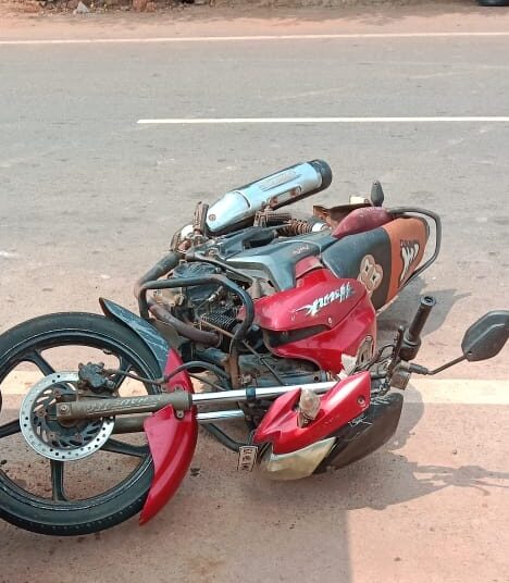 ಕಲ್ಲುಗುಂಡಿ: ಬೈಕ್-ಕಾರ್ ಅಪಘಾತ, ಬೈಕ್ ಸವಾರನಿಗೆ ಗಾಯ