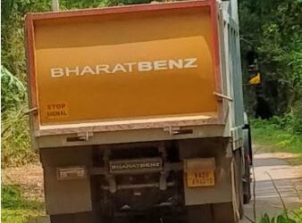 ಬೈಕ್ ಗೆ ಗುದ್ದಿದ ಲಾರಿಯನ್ನು ಸಿನಿಮೀಯ ಶೈಲಿಯಲ್ಲಿ ಬೆನ್ನಟ್ಟಿದ್ರು..!