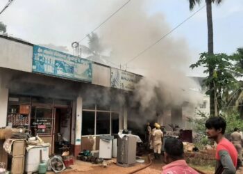 ಪುತ್ತೂರಿನಲ್ಲಿ ಹೊತ್ತಿ ಉರಿದ ಶಾಪ್, ಲಕ್ಷಾಂತರ ರೂ. ನಷ್ಟ