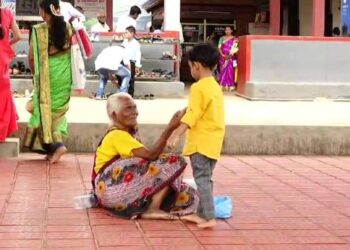 ಭಿಕ್ಷೆ ಬೇಡಿ ಅನ್ನದಾನಕ್ಕೆ 9 ಲಕ್ಷ ರು. ನೀಡಿದ ಅಜ್ಜಿ..!