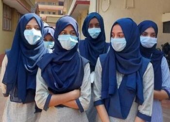 ಹಿಜಾಬ್ ಧರಿಸಲು ಬಿಡದ್ದಕ್ಕೆ ಟಿಸಿ ಪಡೆಯಲು ಮುಂದಾದ ವಿದ್ಯಾರ್ಥಿನಿಯರು..!