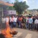 ಸುಳ್ಯದಲ್ಲಿ ಟೈರ್‌ಗೆ ಬೆಂಕಿ ಹಚ್ಚಿ ಆಕ್ರೋಶ, ಪೊಲೀಸರ ಜತೆ ವಾಗ್ಯುದ್ಧ..!