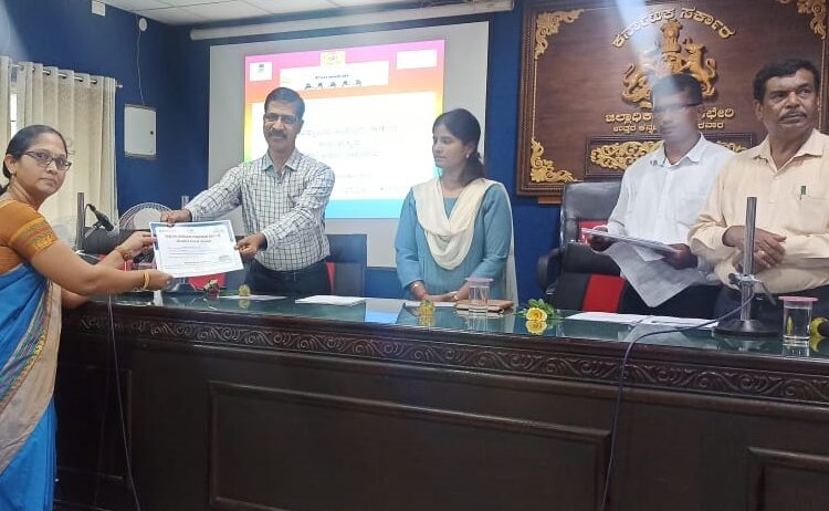 ಹೊನ್ನಾವರ: ಸ್ವಚ್ಛ ವಿದ್ಯಾಲಯ ಪುರಸ್ಕಾರ ಗೌರವ