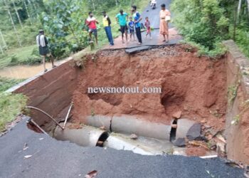 ಊರುಬೈಲಿನ ರಸ್ತೆ ಸಂಪರ್ಕ ಕಡಿತ, ಜನ ಹೈರಾಣ