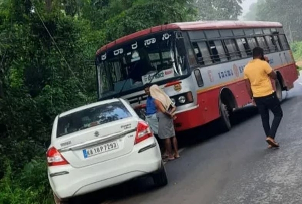 ನೆಲ್ಯಾಡಿ: ಬಸ್ –ಕಾರು ಡಿಕ್ಕಿ, ಇಬ್ಬರಿಗೆ ಗಾಯ