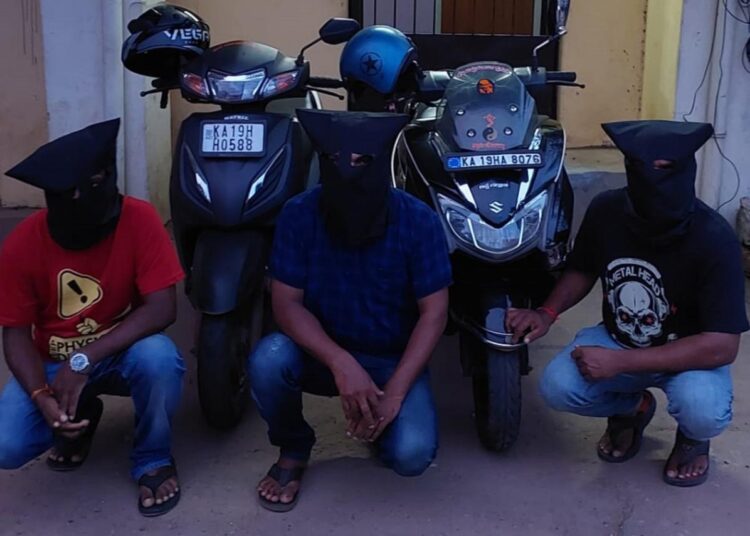 ಮಹಿಳೆಯರ ಸರ ಕದ್ದಿಯುತ್ತಿದ್ದ ಖತರ್ನಾಕ್ ಕಳ್ಳರು ಅಂದರ್