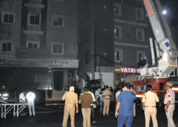 ಎಲೆಕ್ಟ್ರಿಕ್ ಬೈಕ್ ಶೋ ರೂಂನಲ್ಲಿ ಅಗ್ನಿ ಅವಘಡ: 8 ಸಾವು