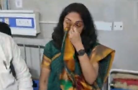 ಭೀಕರ ಅಪಘಾತ: ಸಂತ್ರಸ್ತರನ್ನ ನೋಡಿ ಗಳಗಳನೇ ಅತ್ತ ಐಎಎಸ್ ಅಧಿಕಾರಿಣಿ