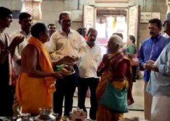 ಭಿಕ್ಷೆ ಬೇಡಿ 1 ಲಕ್ಷ ಹಣವನ್ನು ದೇವಸ್ಥಾನದ ಅನ್ನದಾನಕ್ಕೆ ನೀಡಿದ ವೃದ್ಧೆ