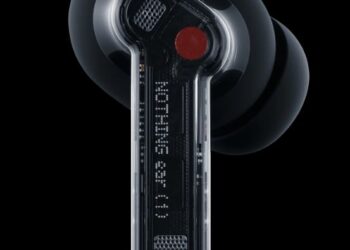 ಇಯರ್ ಬಡ್ಸ್ ಬಳಸುತ್ತಿದ್ದೀರಾ? ಹಾಗಾದ್ರೆ ಸ್ವಲ್ಪ ಎಚ್ಚರಿಕೆ ವಹಿಸಿ..