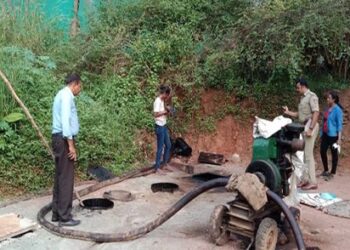 ವಿಮಾನದ ಪೆಟ್ರೋಲ್‌ಗೆ ಸೀಮೆ ಎಣ್ಣೆ ಕಲಬೆರಕೆ ಮಾಡುತ್ತಿದ್ದ ಖದೀಮರು