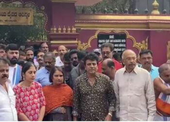 ಕೊರಗಜ್ಜನ ಆದಿ ಸ್ಥಳ ಕುತ್ತಾರುಪದವಿಗೆ ಕುಟುಂಬ ಸಮೇತ ಭೇಟಿ ನೀಡಿದ ಶಿವಣ್ಣ -ಸೆಲ್ಫಿಗೆ ಮುಗಿ ಬಿದ್ದ ಅಭಿಮಾನಿಗಳು