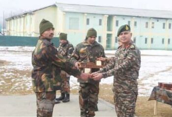 ಉಗ್ರರಿಂದ ಐದು ಮಂದಿಯ ಜೀವ ಉಳಿಸಿದ ಅರಂತೋಡಿನ ಯೋಧ..!