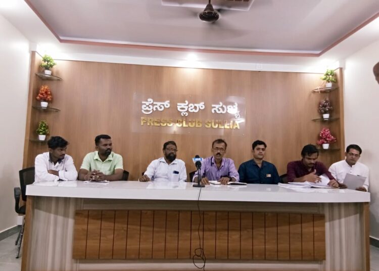 ಅರಂತೋಡು -ಎಲಿಮಲೆ ರಸ್ತೆ ಕಾಮಗಾರಿ:ಗುದ್ದಲಿ ಪೂಜೆಯಂದೇ ಕಾಮಗಾರಿ ಆರಂಭಿಸಿ, 15 ದಿನ ಕಾಯುತ್ತೇವೆ,ಇಲ್ಲದಿದ್ದರೆ ಹೋರಾಟ ನಡೆಸುತ್ತೇವೆ:ಹರಿಪ್ರಸಾದ್ ಎ.ಕೆ.