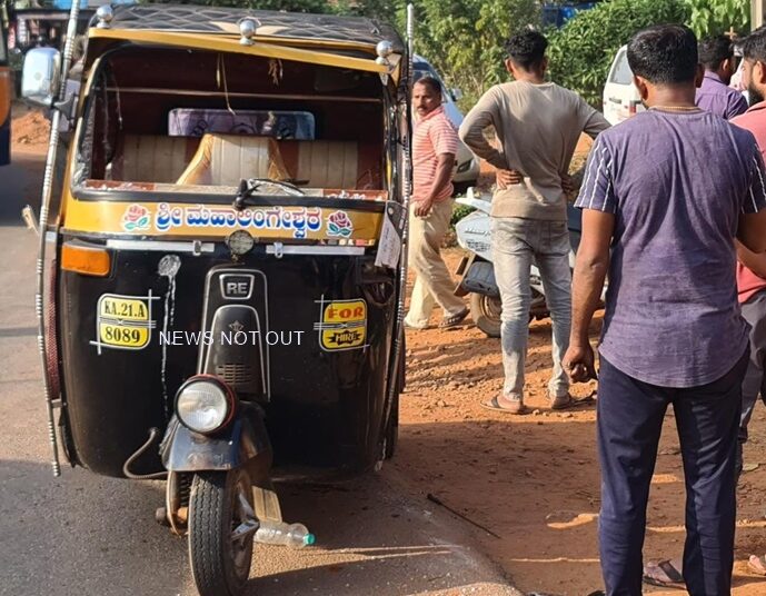 ಸುಳ್ಯ: ಆಟೋ ರಿಕ್ಷಾಕ್ಕೆ ಗುದ್ದಿ ಪಿಕಪ್ ಸಹಿತ ಚಾಲಕ ಪರಾರಿ