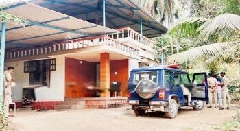 ಯಾರೂ ಇಲ್ಲದ ವೇಳೆ ಮನೆಯೊಳಗೆ ಪ್ರವೇಶಿಸಿದ ಕಳ್ಳರು,ಲಕ್ಷಾಂತರ ಮೌಲ್ಯದ ಚಿನ್ನ,ನಗದು ದೋಚಿ ಪರಾರಿ