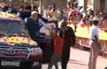 ಭಾರೀ ಭದ್ರತೆ ನಡುವೆ ಪ್ರಧಾನಿ ಮೋದಿಗೆ ಹಾರ ಹಾಕಿದ ಬಾಲಕನಿಗೆ ಸನ್ಮಾನ,ಸೋಶಿಯಲ್ ಮೀಡಿಯಾದಲ್ಲಿ ವೈರಲ್ ಆದ ಈ ಬಾಲಕ ಯಾರು?