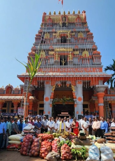 ಸುಳ್ಯ ಚೆನ್ನಕೇಶವ ದೇವಸ್ಥಾನದಲ್ಲಿ ಜಾತ್ರೋತ್ಸವ:ಡಾ.ರೇಣುಕಾಪ್ರಸಾದ್ ಕೆ.ವಿ. ನೇತೃತ್ವದಲ್ಲಿ ಮೆರವಣಿಗೆ,ಹಸಿರುವಾಣಿ ಸಮರ್ಪಣೆ