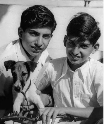 ವೈರಲ್ ಪೋಸ್ಟ್: ಕಿರಿಯ ಸಹೋದರ ಜಿಮ್ಮಿ ಅವರೊಂದಿಗಿನ ಹಳೆಯ ಚಿತ್ರ ಹಂಚಿಕೊಂಡ ರತನ್ ಟಾಟಾ