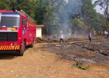 ಸುಳ್ಯ:ಪಂಜದಲ್ಲಿ ಧಗಧಗನೇ ಹೊತ್ತಿ ಉರಿದ ಬೆಂಕಿ , ಸಮಯಪ್ರಜ್ಞೆಯಿಂದ ತಪ್ಪಿತು ಭಾರಿ ದೊಡ್ಡ ದುರಂತ