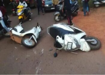 ಮೂರು ಸ್ಕೂಟರ್ ಮಧ್ಯೆ ಅಪಘಾತ ; ಓರ್ವ ಗಂಭೀರ ಗಾಯ,ಮತ್ತಿಬ್ಬರು ಸಣ್ಣಪುಟ್ಟ ಗಾಯಗಳಿಂದ ಪಾರು